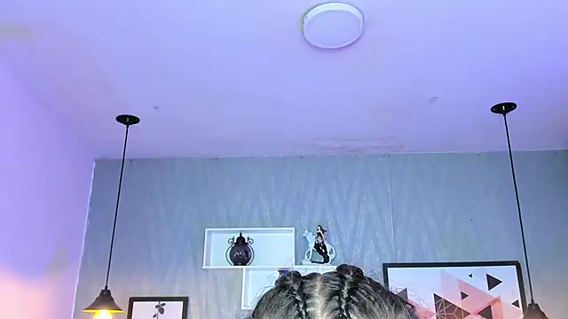 Snapshot of Valeria_roussi chatting on December 20, 1:54 pm Valeria roussi online show from December 20, 1:54 pm