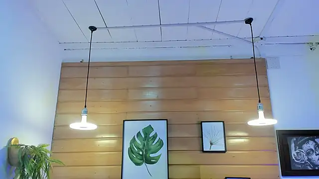 Snapshot of Valeria_roussi chatting on December 28, 1:59 pm Valeria roussi online show from December 28, 1:59 pm