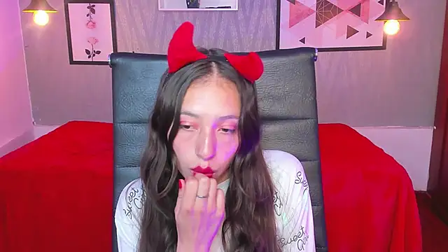 Snapshot of Valeria_roussi chatting on January 9, 4:28 pm Valeria roussi online show from January 9, 4:28 pm