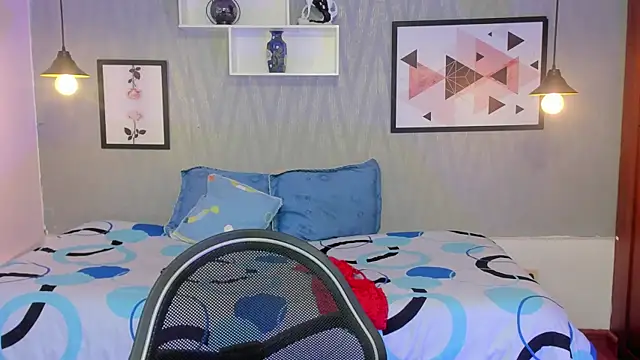 Snapshot of Valeria_roussi chatting on February 15, 1:49 pm Valeria roussi online show from February 15, 1:49 pm