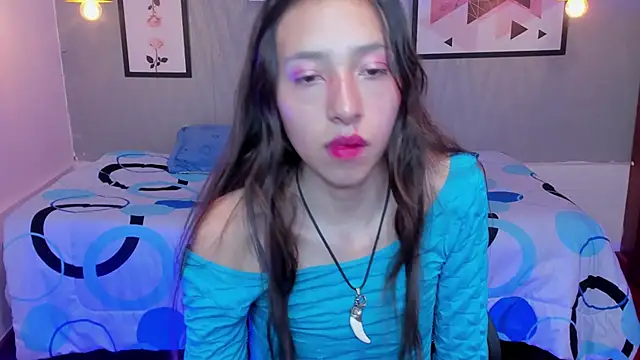 Snapshot of Valeria_roussi chatting on February 20, 5:07 pm Valeria roussi online show from February 20, 5:07 pm