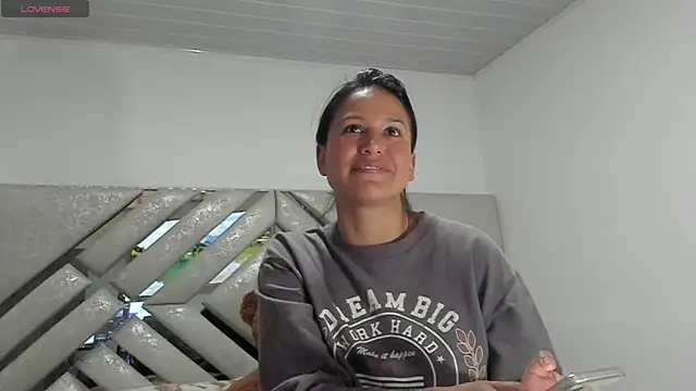 sharoncute1 online show from June 11, 10:30 pm