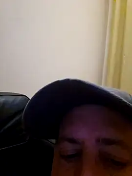 Snapshot of HeteroHotGuy1 chatting on September 9, 9:36 pm HeteroHotGuy1 online show from September 9, 9:36 pm