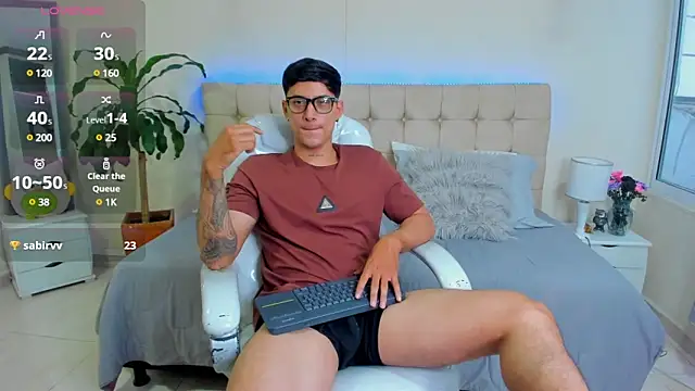 Snapshot of Damian23__ chatting on February 13, 3:46 pm Damian23 online show from February 13, 3:46 pm