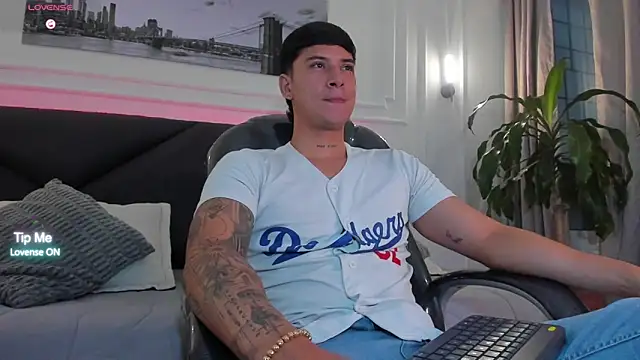 Damian23   online show from April 8, 10:59 am