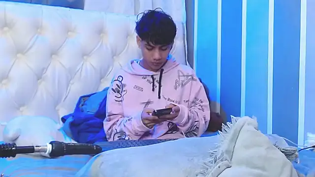 Sexys Boys Hot1 online show from December 24, 10:22 am