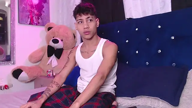 Sexys Boys Hot1 online show from September 21, 1:18 am