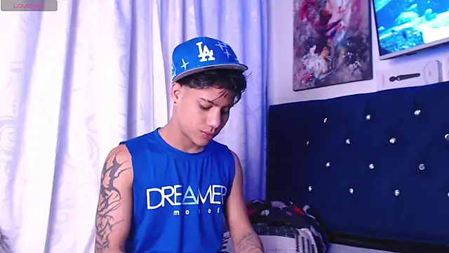 Sexys Boys Hot1 online show from December 3, 1:35 am