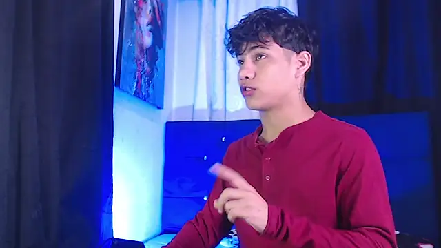 Snapshot of Sexys_Boys_Hot1 chatting on February 1, 1:37 am Sexys Boys Hot1 online show from February 1, 1:37 am