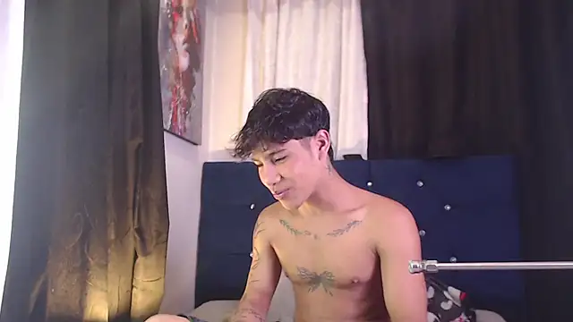 Snapshot of Sexys_Boys_Hot1 chatting on February 9, 2:04 am Sexys Boys Hot1 online show from February 9, 2:04 am