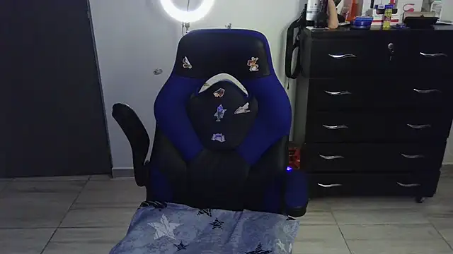 thomascooper7 online show from February 3, 11:58 pm