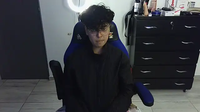 thomascooper7 online show from February 9, 1:33 am