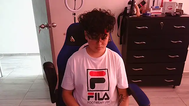 thomascooper7 online show from February 10, 8:53 pm