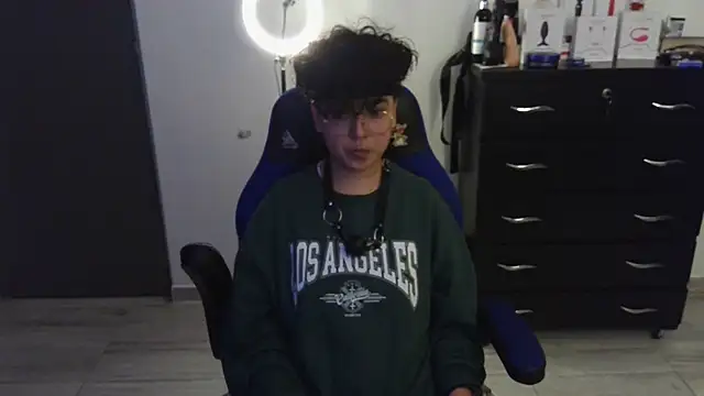 thomascooper7 online show from February 13, 12:02 am