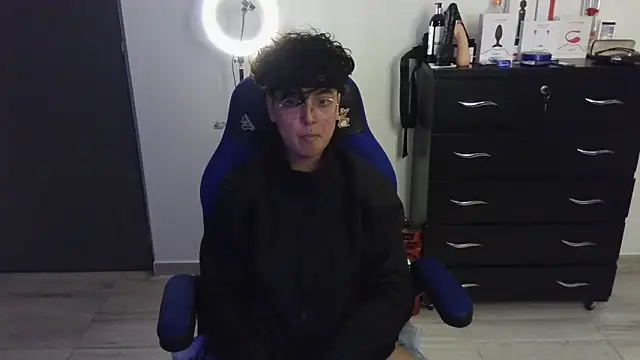 thomascooper7 online show from February 17, 12:43 am