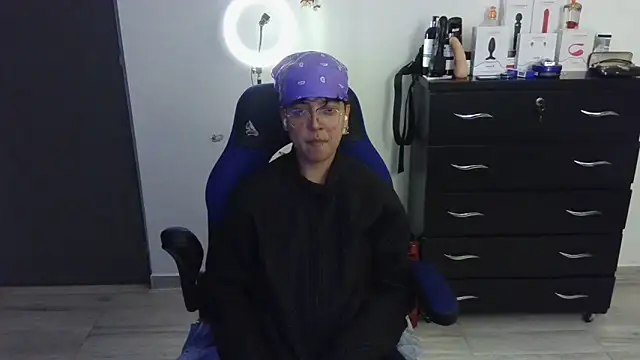 thomascooper7 online show from February 20, 1:57 am