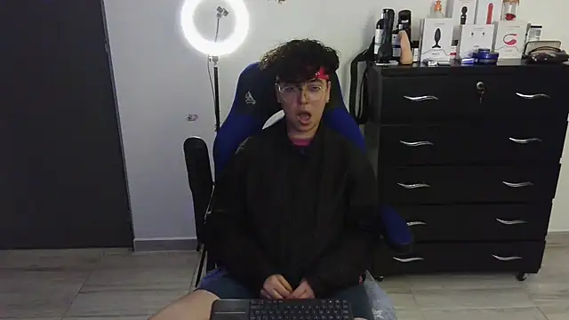 thomascooper7 online show from February 22, 3:12 am