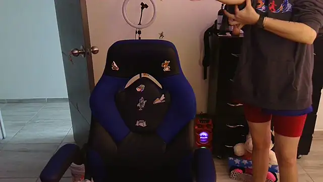 thomascooper7 online show from March 19, 8:32 pm