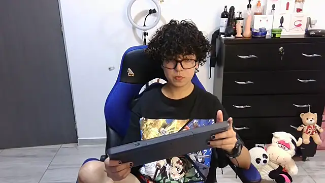 thomascooper7 online show from September 11, 7:25 pm