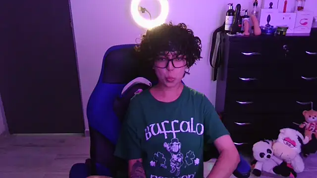 thomascooper7 online show from September 24, 7:17 pm