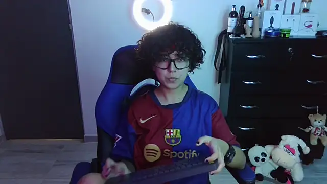 thomascooper7 online show from September 28, 5:51 pm