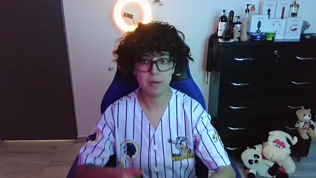 thomascooper7 online show from October 12, 6:29 pm