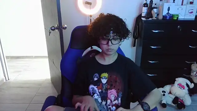 thomascooper7 online show from October 16, 6:31 pm