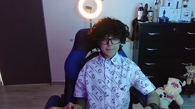 thomascooper7 online show from October 25, 8:14 pm