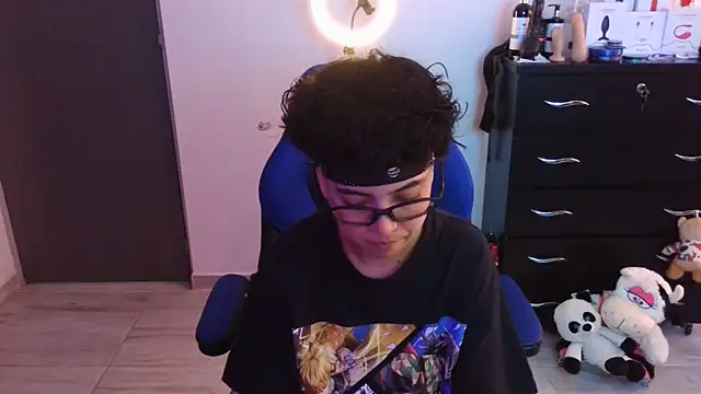 thomascooper7 online show from November 14, 7:34 pm