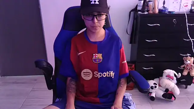 thomascooper7 online show from November 25, 5:46 pm