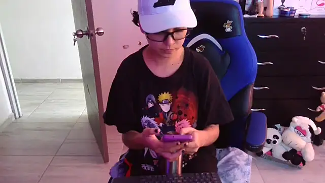 thomascooper7 online show from December 17, 7:09 pm