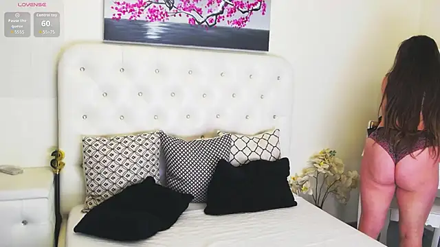 Ysabell01 online show from December 3, 5:26 am