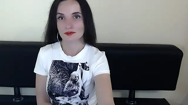 Snapshot of LaimaV_ chatting on June 21, 4:42 pm LaimaV online show from June 21, 4:42 pm