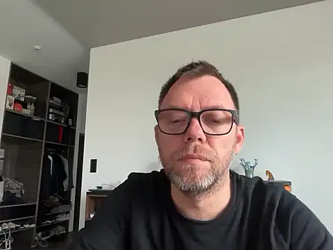 Snapshot of xmnbx77 chatting on November 3, 10:27 am xmnbx77 online show from November 3, 10:27 am