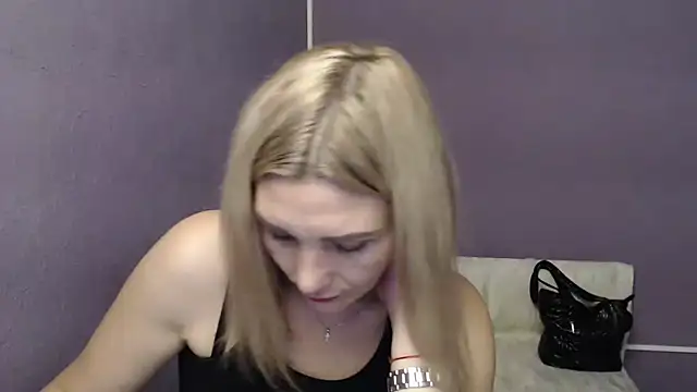 Snapshot of _sexy_lady chatting on December 9, 3:33 pm sexy lady online show from December 9, 3:33 pm