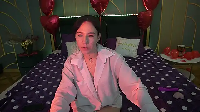 NikkiGoldSide online show from February 20, 2:18 am