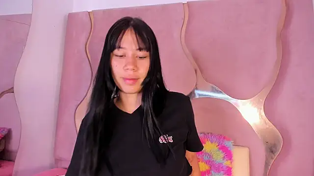 Snapshot of Sofia-candyht chatting on June 20, 8:33 pm Sofia-candyht online show from June 20, 8:33 pm