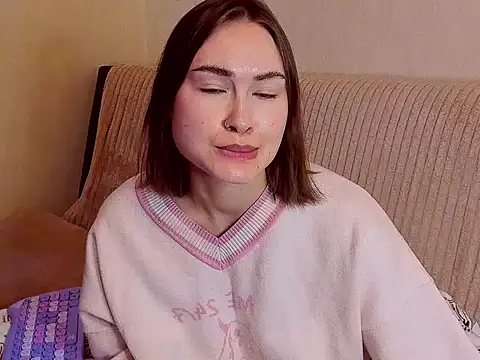 sleeeep y online show from February 23, 2:14 pm