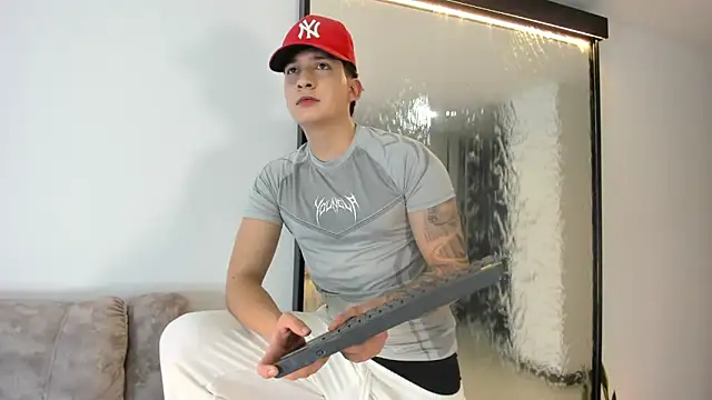 emmanuel scor online show from December 18, 3:56 am