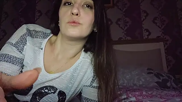 Snapshot of AlejandraDelaney chatting on December 24, 1:28 pm AlejandraDelaney online show from December 24, 1:28 pm
