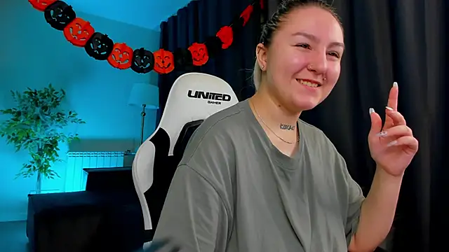 Debbie Taylor online show from October 31, 3:02 pm