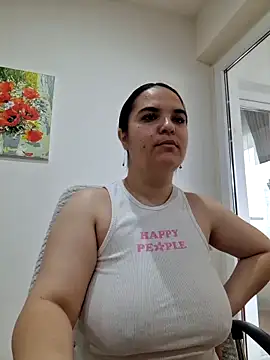 Snapshot of Ella-Diamond chatting on May 13, 5:49 am Ella-Diamond online show from May 13, 5:49 am