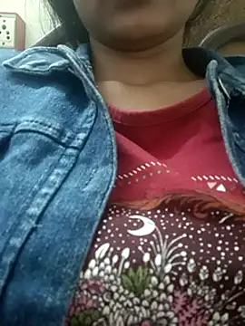 Snapshot of Rajni-Mehra chatting on February 4, 5:12 pm Rajni-Mehra online show from February 4, 5:12 pm