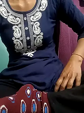 Snapshot of Rajni-Mehra chatting on February 11, 7:33 am Rajni-Mehra online show from February 11, 7:33 am