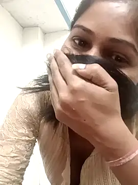 Snapshot of Rajni-Mehra chatting on March 8, 3:39 am Rajni-Mehra online show from March 8, 3:39 am