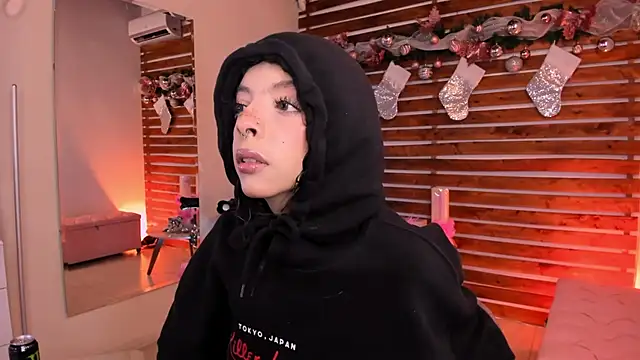 Sapphire Venuss online show from December 18, 12:38 am