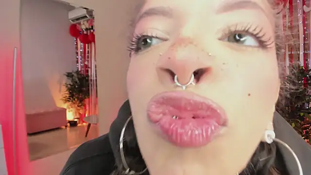 Sapphire Venuss online show from February 16, 12:40 am