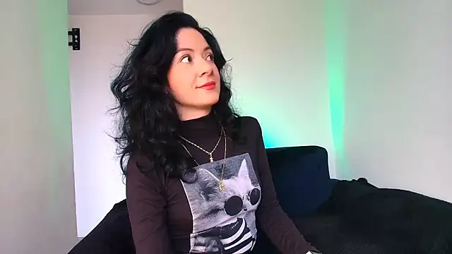 miabeautyxx online show from February 14, 1:41 pm