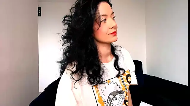 miabeautyxx online show from March 25, 1:50 pm