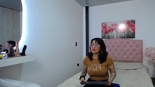 Snapshot of lily_f00x chatting on September 24, 7:50 pm lily f00x online show from September 24, 7:50 pm